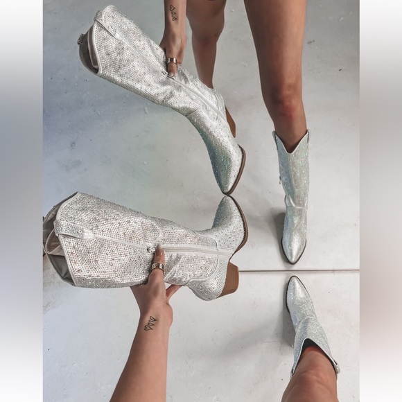 Shoes - NEW Silver Knee High Western Style Bedazzled Cowboy Boots